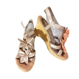 B.O.C Womens Metallic Shimmer Floral Leather Wedge Sandals size 8-8.5